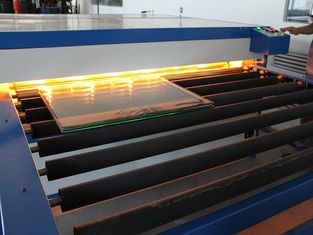 Κίνα Μονώνοντας το θερμαμένο μηχανή κύλινδρο γυαλιού πιέστε το πάχος γυαλιού 12~50mm προμηθευτής