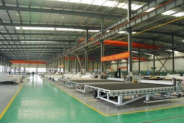 CNC τέμνων πίνακας γυαλιού για CNC την τέμνουσα γραμμή γυαλιού, CNC τέμνουσα μηχανή γυαλιού με την αυτόματη φόρτωση γυαλιού προμηθευτής