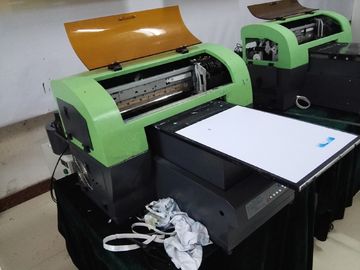 Ψηφιακός επίπεδης βάσης εκτυπωτών 100W οδηγήσεων τρισδιάστατος UV επίπεδης βάσης με το κεφάλι τυπωμένων υλών EPSON DX5 προμηθευτής